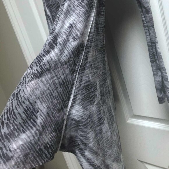 Cute Black & Gray Long Sleeve Shark Bite Hem Top - Picture 9 of 9